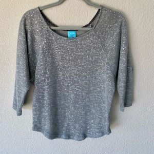Gorgeous sweater with silver shimmer so you can sparkle 😍this holiday season!